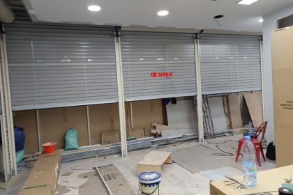 Pemasangan Rolling Door One Sheet Full Perforated di Ibox Mall Festival Citilink Bandung