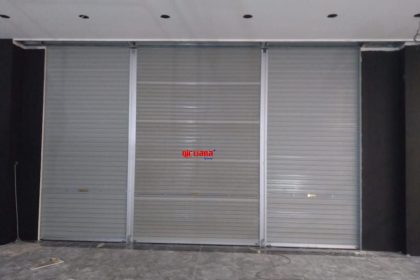 Pemasangan Pintu Rolling Door One Sheet Full Perforated di Watson Sleman City Hall