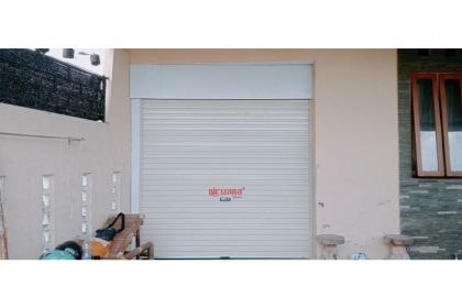Pemasangan Rolling Door One Sheet Polos di Trihanggo Gamping, Sleman.