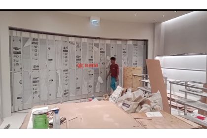 Pemasangan Aluminium Polycatbonate Folding Door di Under Armour Duta Mall Banjarmasin