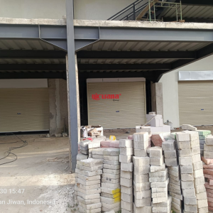 Pemasangan Rolling Door One Sheet Full Perforated Di Madiun