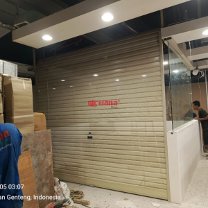Pemasangan Rolling Door One Full Perforated Tenant WTC Mall Surabaya 