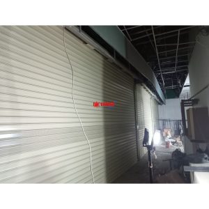 Pemasangan Rolling Door Electric Full Perforated 1,2mm di Richeese Factory Pakuwon Mall Yogyakarta