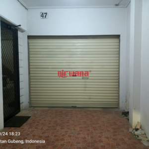 Pemasangan Rolling Door One Sheet di Ngagel Surabaya oleh Nirwana Group Surabaya