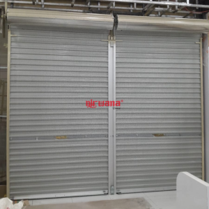 Pemasangan Rolling Door One Sheet Full Perforated di Salon Christoper – Ciputra World Surabaya