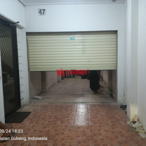 Pemasangan Rolling Door One Sheet di Ngagel Surabaya oleh Nirwana Group Surabaya