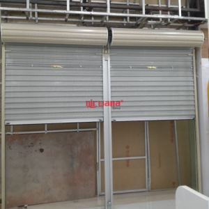 Pemasangan Rolling Door One Sheet Full Perforated di Salon Christoper – Ciputra World Surabaya