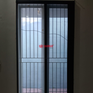 Pemasangan Folding Mesh Door di Sidoarjo oleh Nirwana Group Surabaya