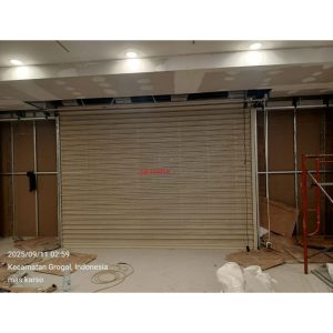 Pemasangan Rolling Door Electric Full Perforated 1,0mm di UBS Gold Pakuwon Mall Solo
