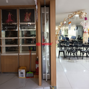 pemasangan Alumunium Polycarbonate Folding Door di Tenant Aura Travel Bandara I Gusti Ngurah Rai Bali